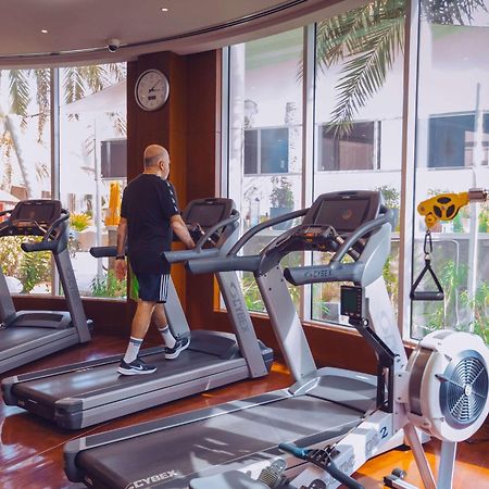 Moevenpick Hotel Bahrain Muharraq Exterior photo A treadmill