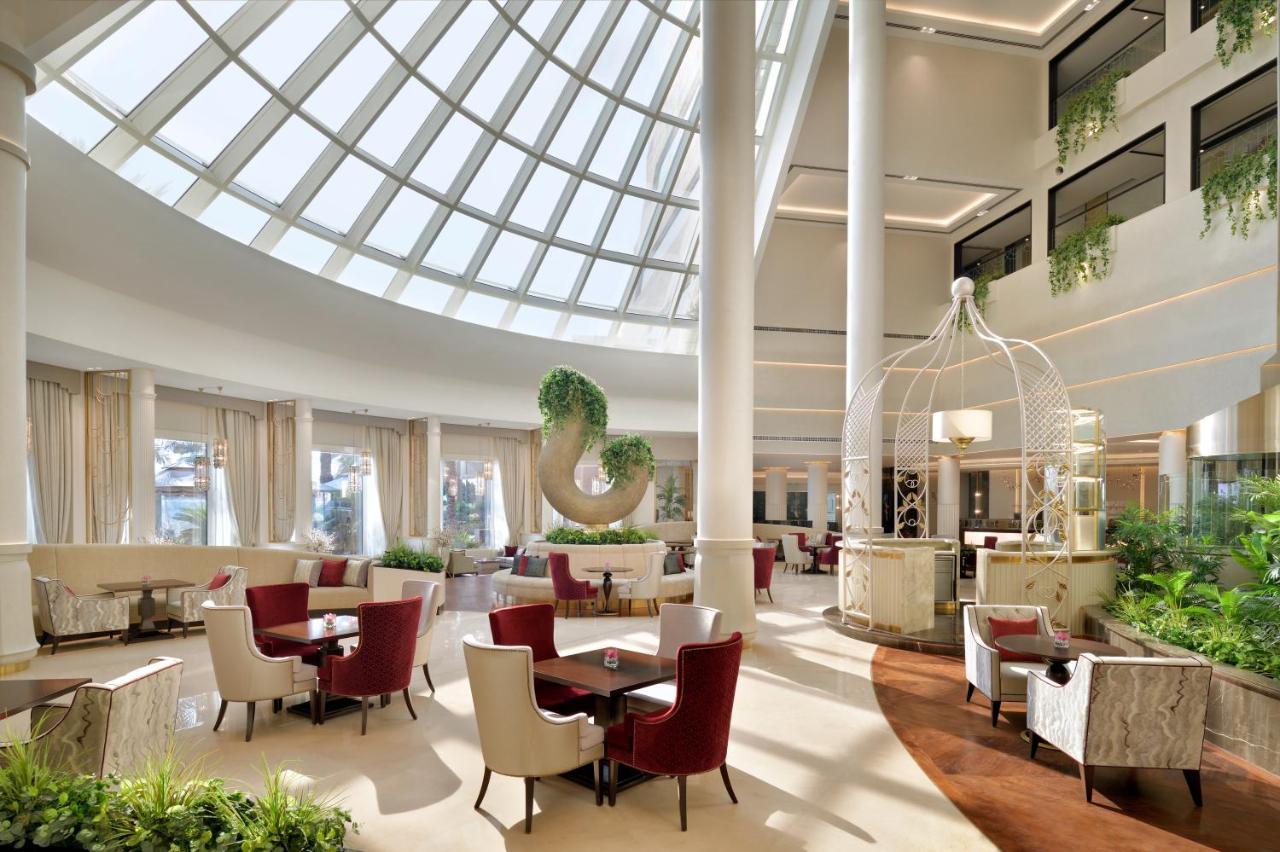 Moevenpick Hotel Bahrain Muharraq Exterior photo The lobby
