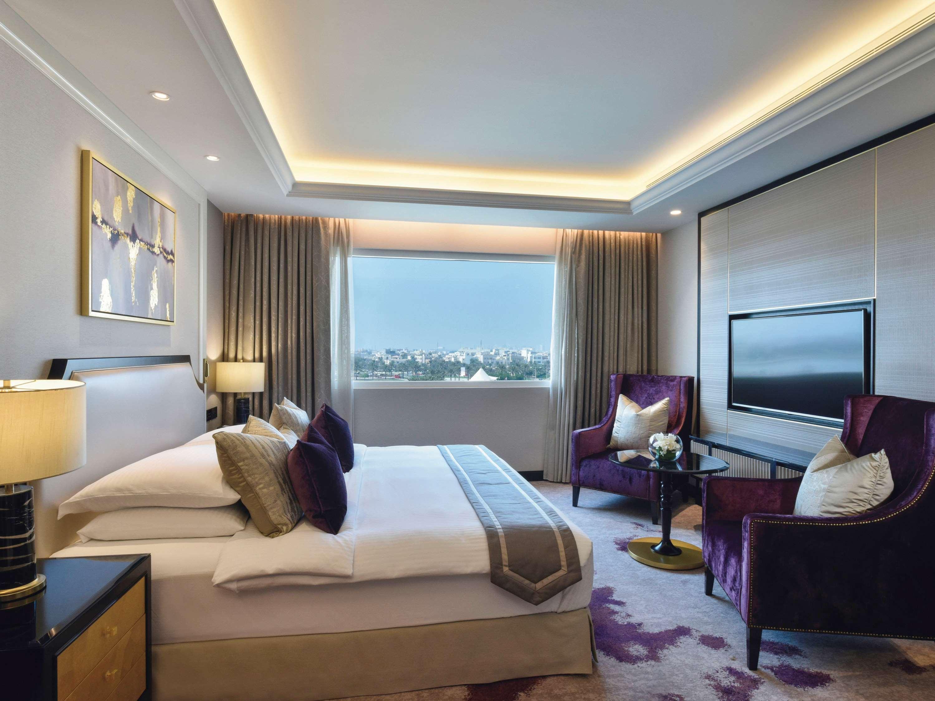 Moevenpick Hotel Bahrain Muharraq Exterior photo Deluxe Suite