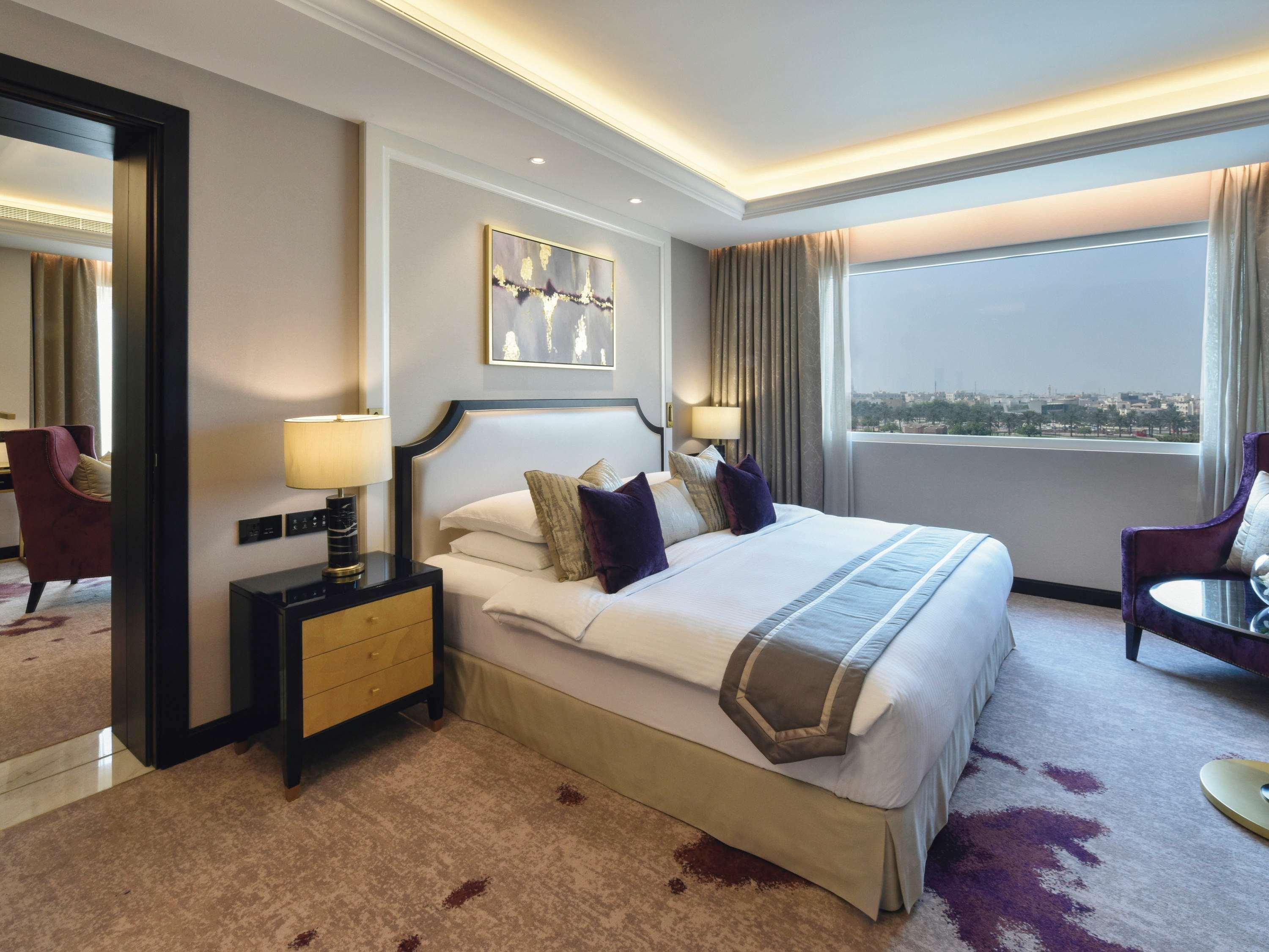 Moevenpick Hotel Bahrain Muharraq Exterior photo Suite
