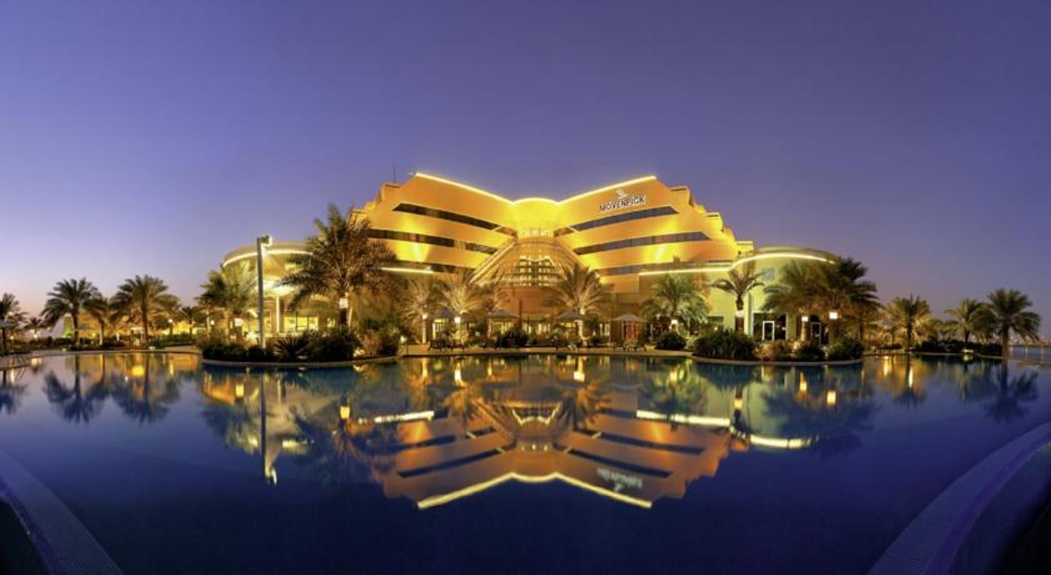 Moevenpick Hotel Bahrain Muharraq Exterior photo The Ritz-Carlton, Dubai