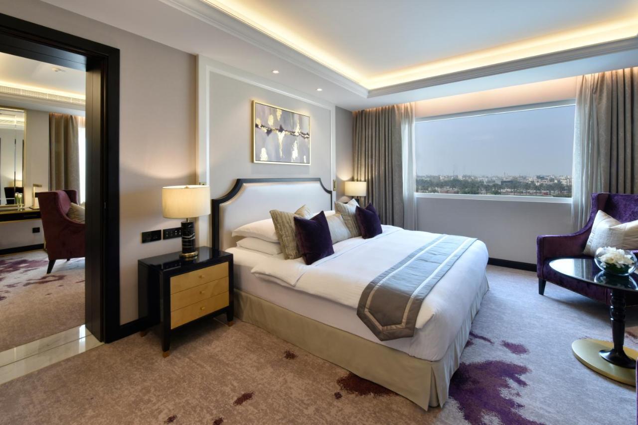 Moevenpick Hotel Bahrain Muharraq Exterior photo Suite bedroom
